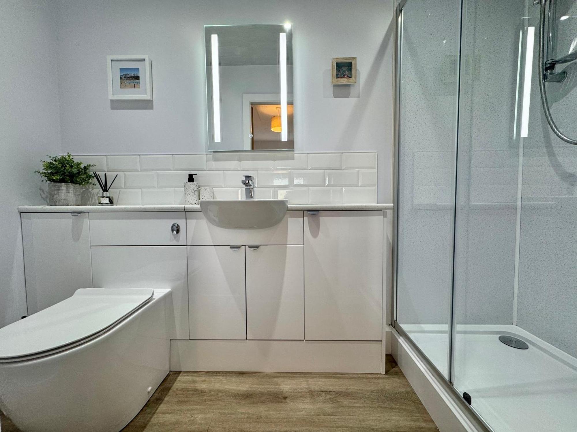 Lagoon View - Sea View- Pet Friendly - 2 Bed Apt - En-Suite Trearddur Eksteriør bilde
